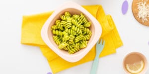 Rezepte fürs Kochen mit Kindern: Nudeln mit Brokkoli Pesto