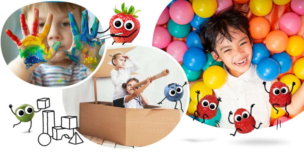 Freche Freunde - Indoor-Aktivitäten - Kind mit bunt angemalten Händen, Kind fröhlich im Bällebad, Kinder im selbstgebasteltem Schiff