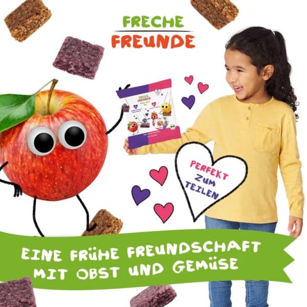 Ein kleines Mädchen im gelben Shirt hält lächelnd die Freche Freunde Hafer-Mini Mix Tüte in der Hand. Neben ihr steht ein großer Alfred Apfel . Umgeben von fliegenden Riegelstücken und bunten Herzchen, steht in einer gezeichneten Herzform: „Perfekt zum Teilen“. Unten steht: „Eine frühe Freundschaft mit Obst und Gemüse“.