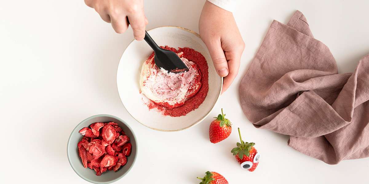 Schneller Kuchen ohne Zucker mit Erdbeer-Topping-Schritt-3