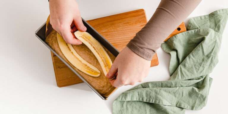Der beste Bananenkuchen ohne Zucker - schnell &amp; saftig