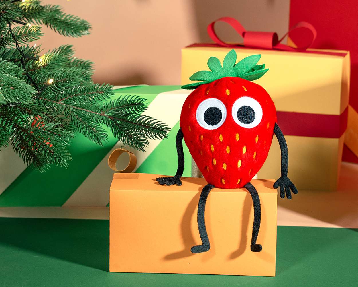 Edda Erdbeere als Kuscheltier zum Nikolaus